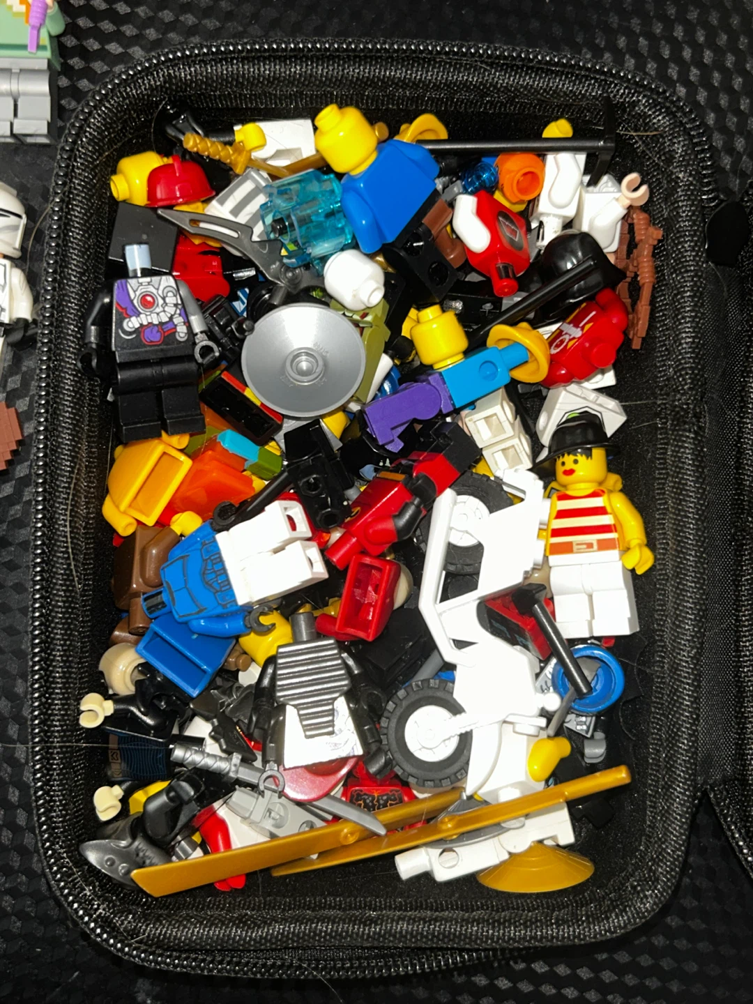LEGO minifigures and parts - photo 3