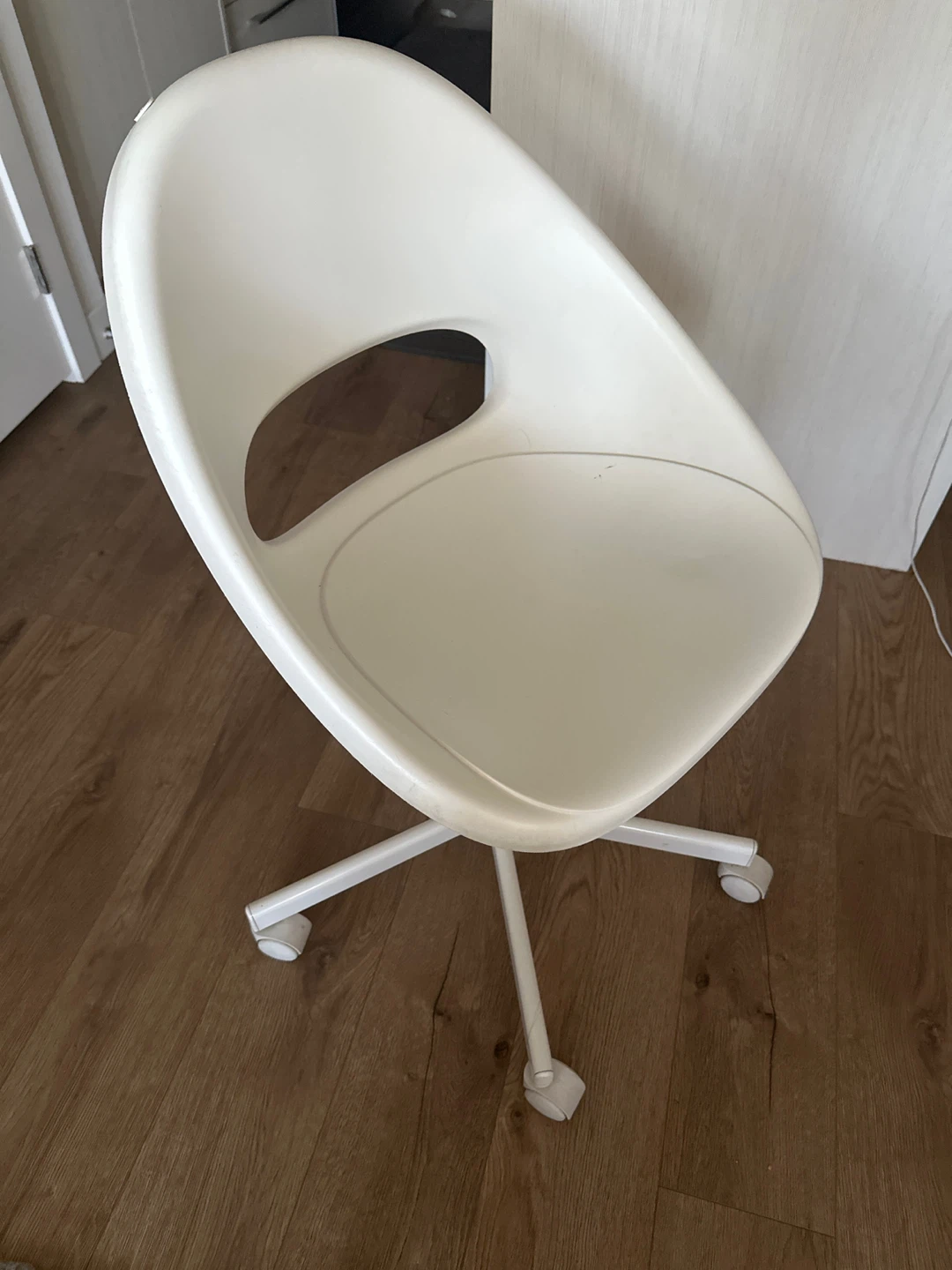 White Swivel Office Chair with Wheels - photo 2