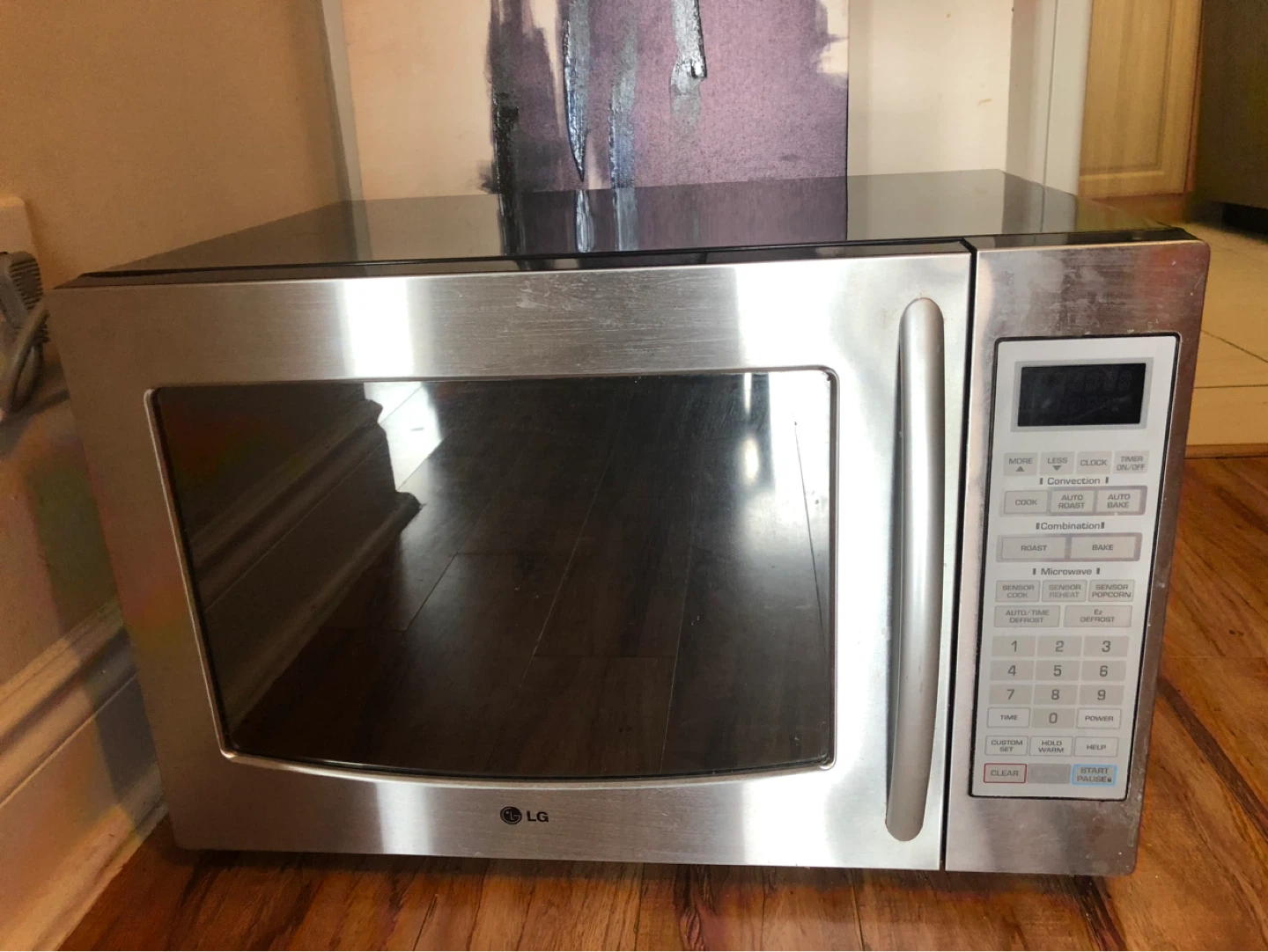 LG Microwave Oven - photo 2