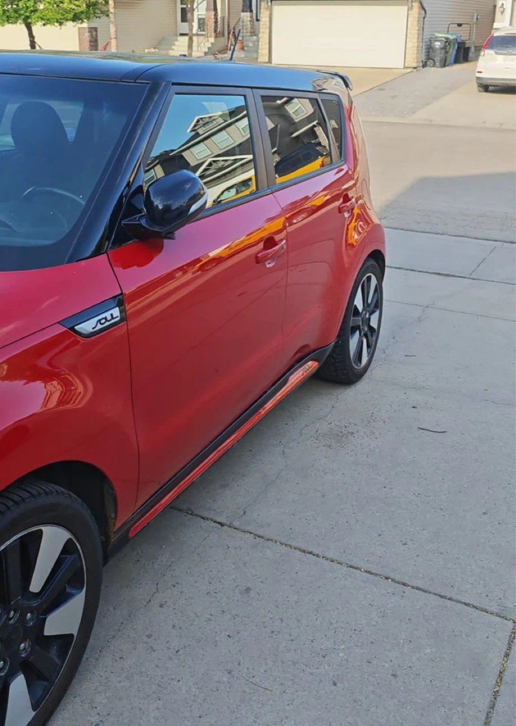 Red Kia Soul - photo 2