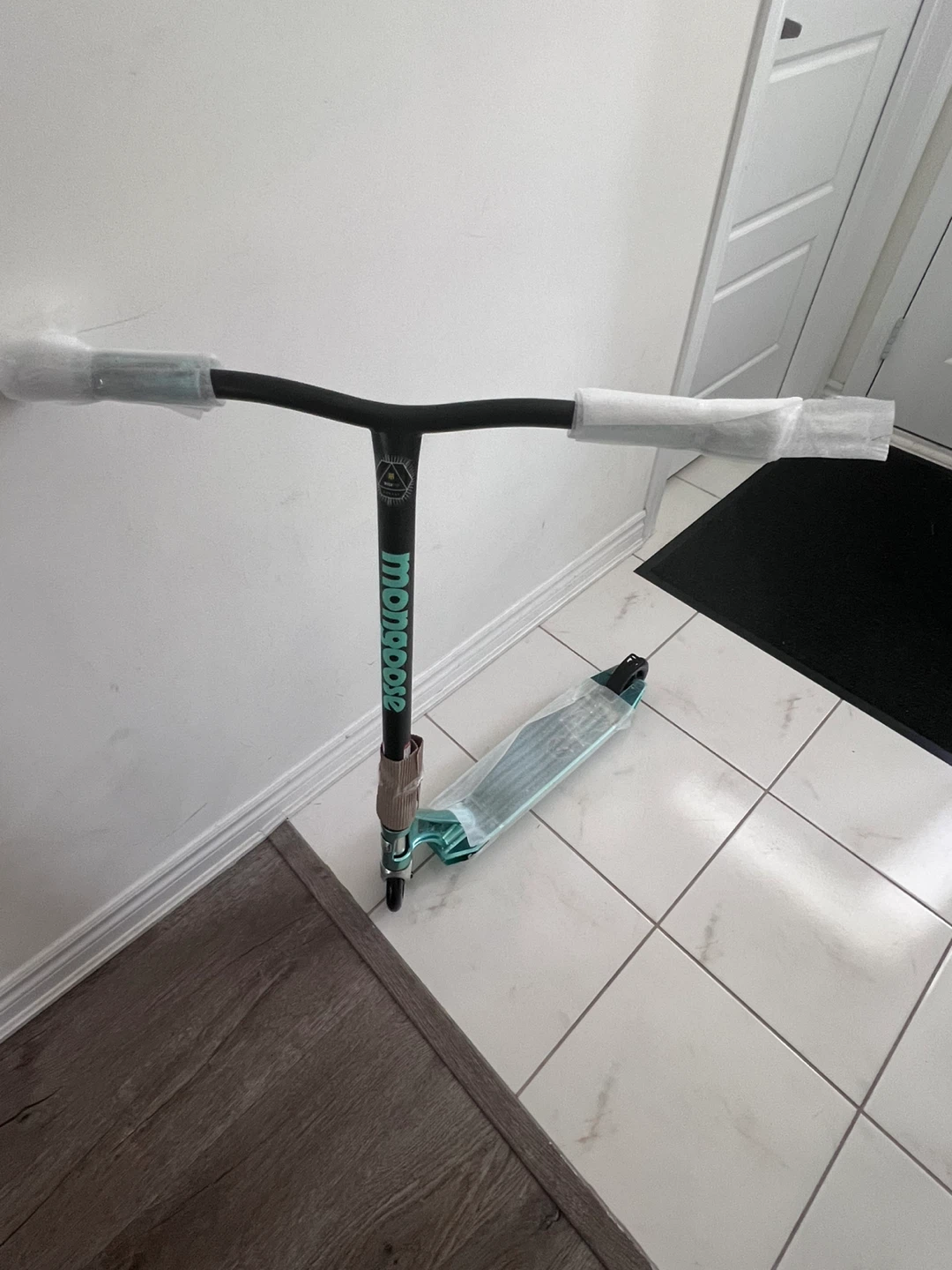 Mongoose Scooter Teal/Black