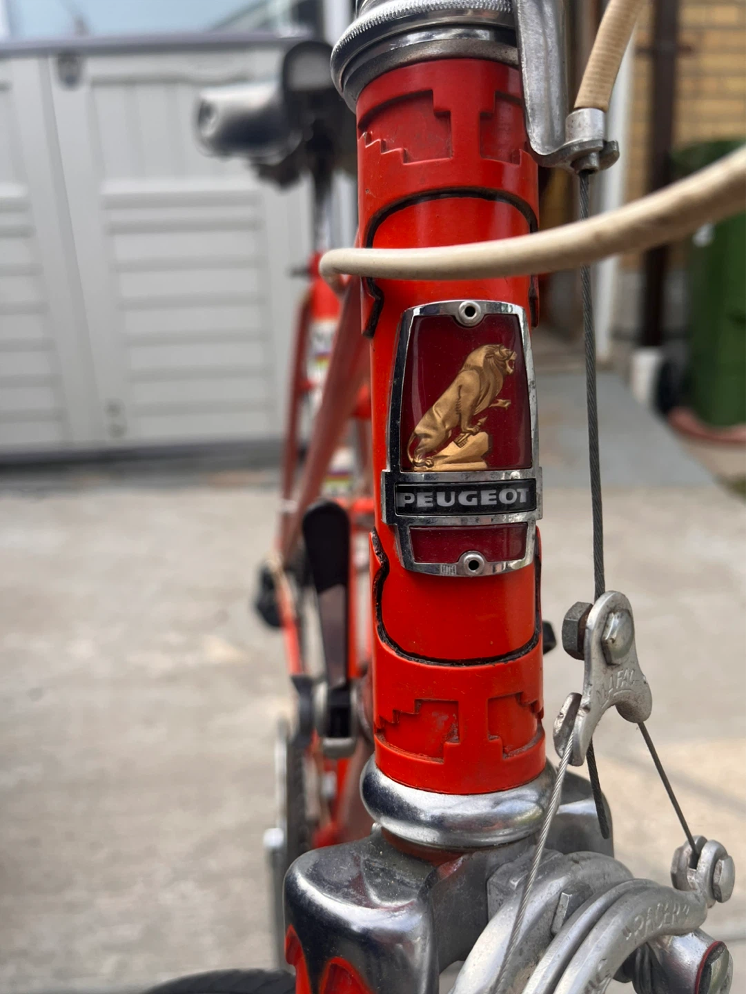 Vintage Red Peugeot Bicycle - photo 2