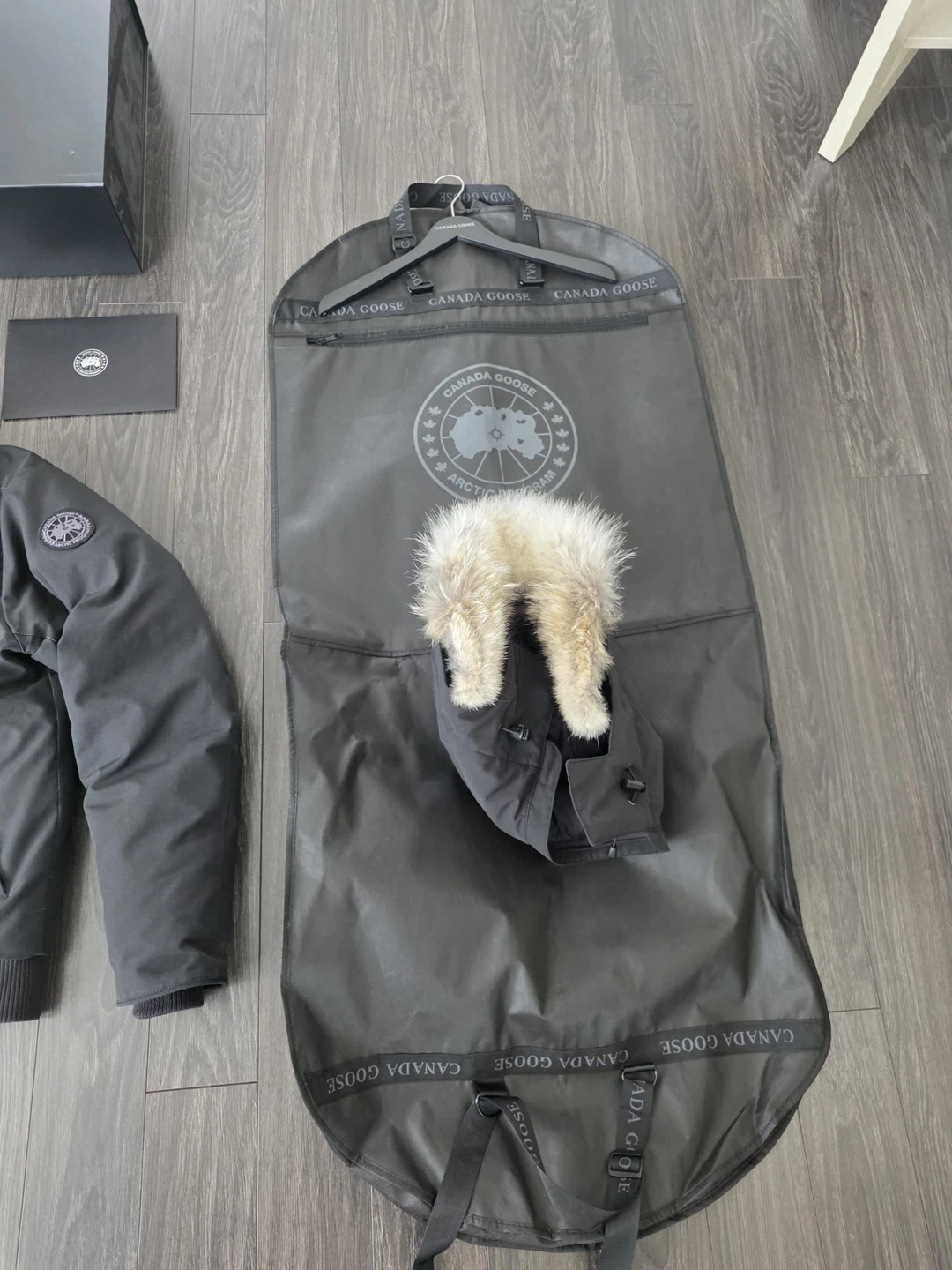 Canada Goose Men's Down Puffer Jacket - photo 3