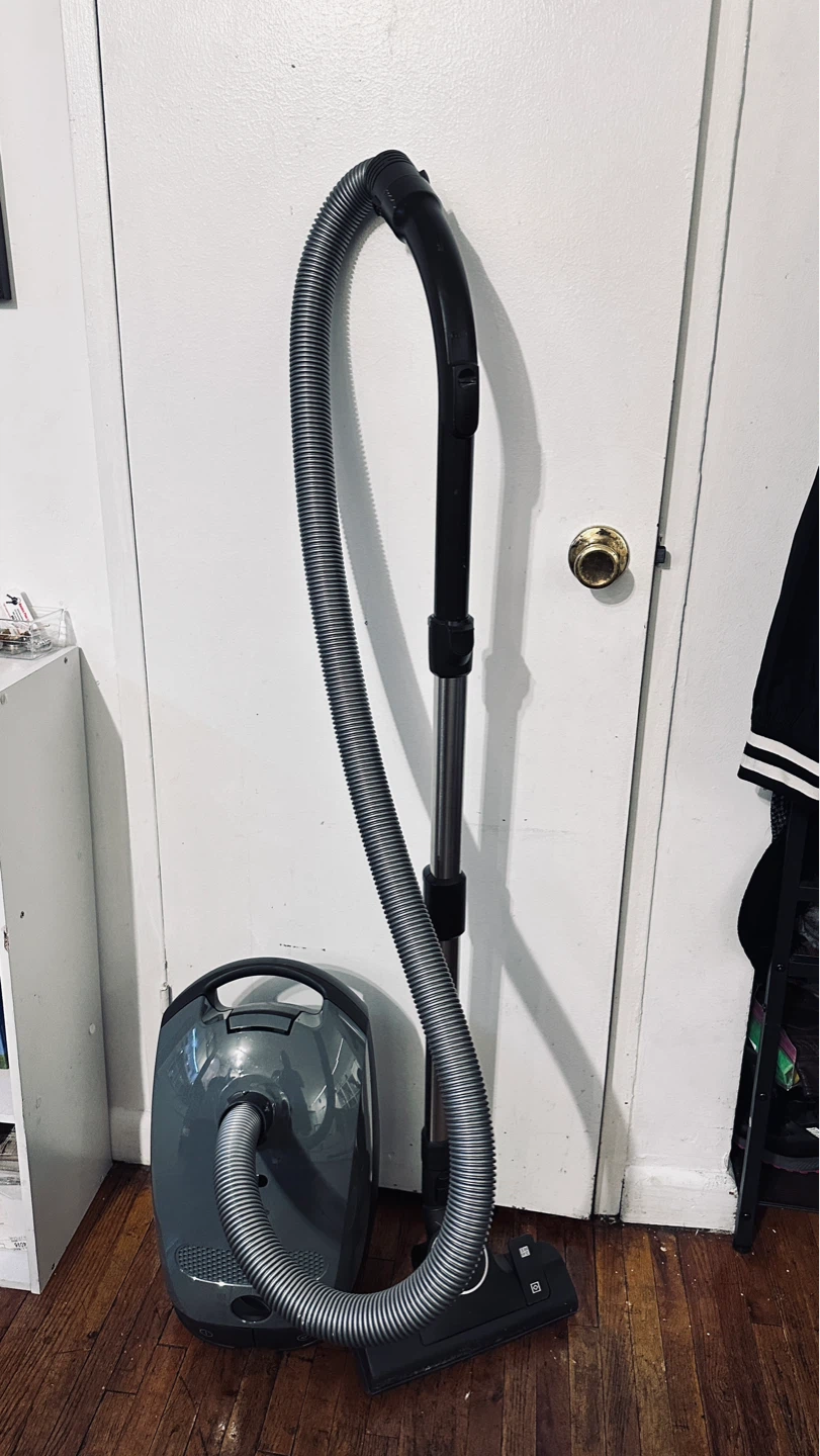 Miele Classic C1 Pure Suction PowerLine Vacuum