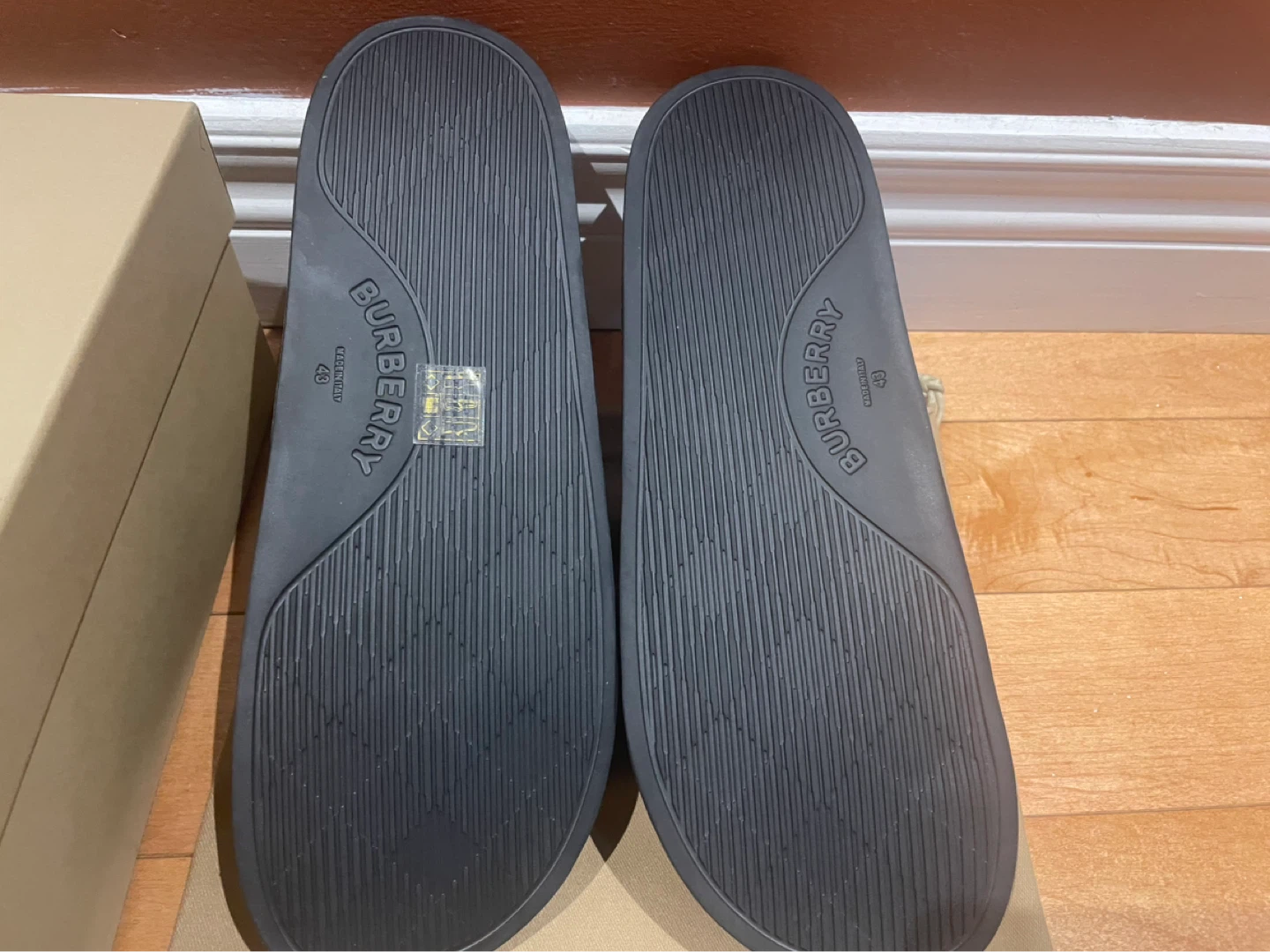 Burberry Rubber Slides - Size 9 UK / 43 EUR - photo 2