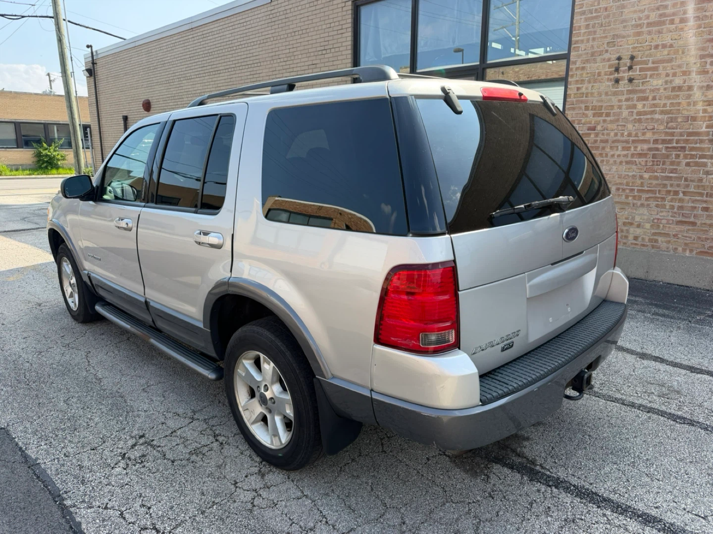 2004 Ford Explorer 128k miles clean title runs and drives great - photo 5