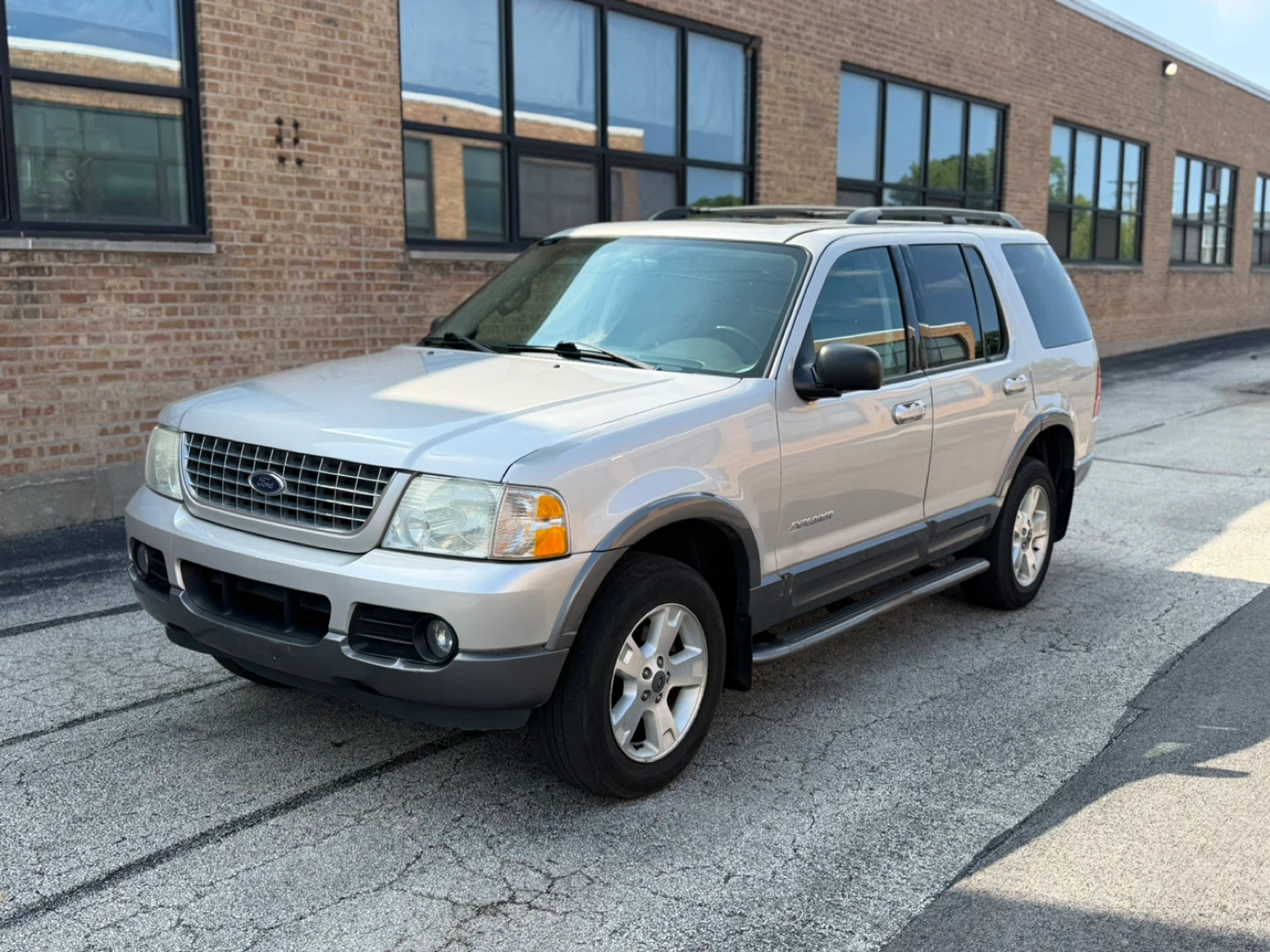 2004 Ford Explorer 128k miles clean title runs and drives great