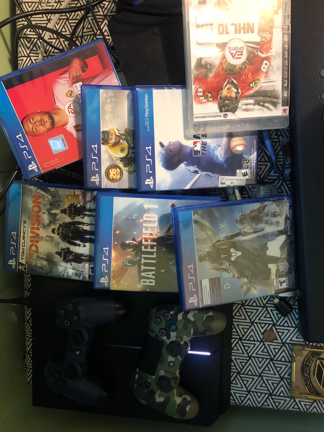PlayStation 4 Console CUH-1215A