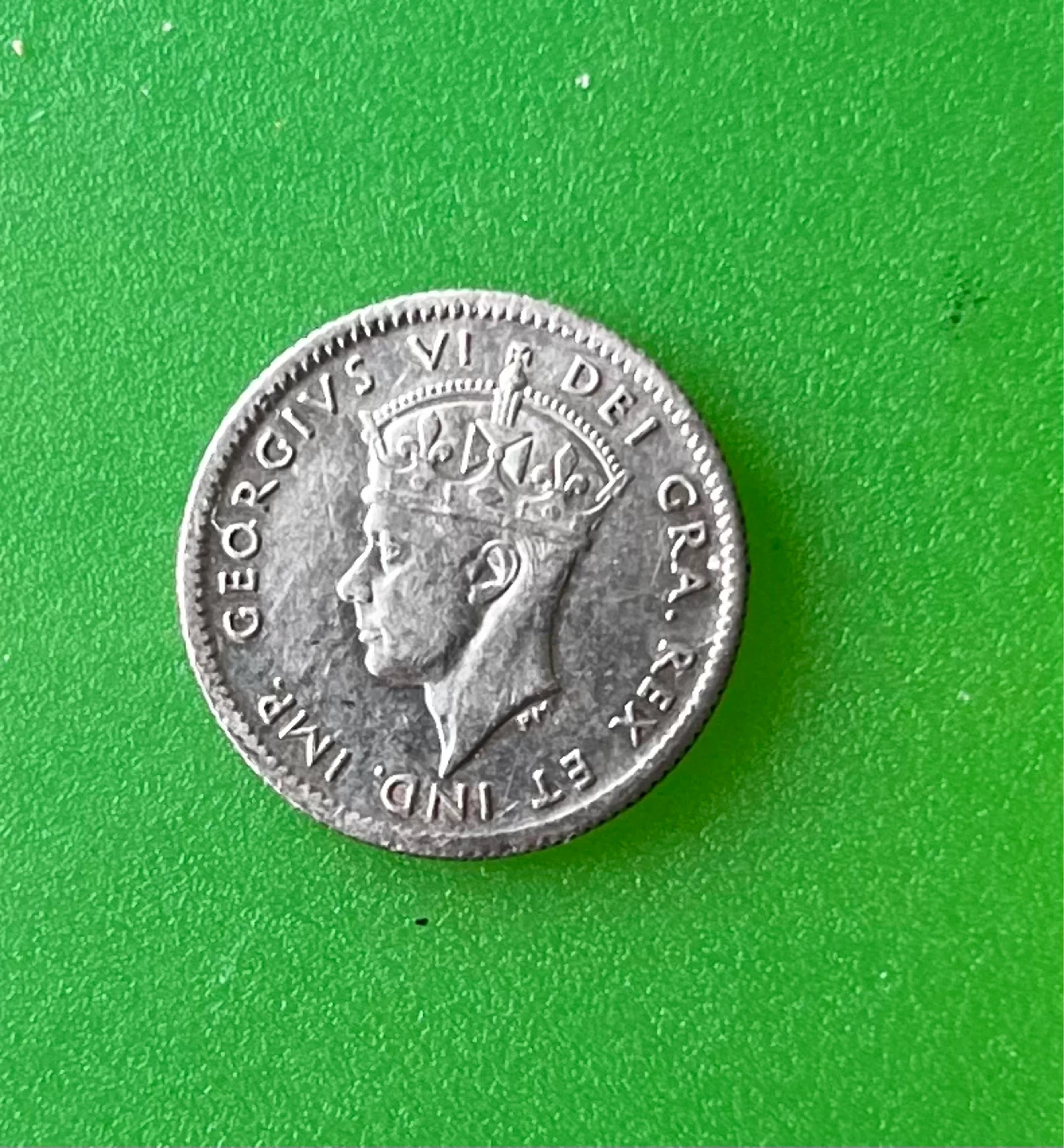 Vintage 1941 Newfoundland 5 Cent Silver Coin - photo 2