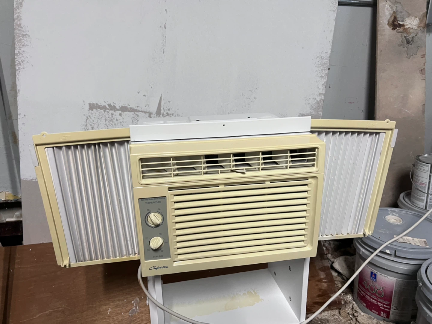 Comfort Aire Window Air Conditioner - photo 3