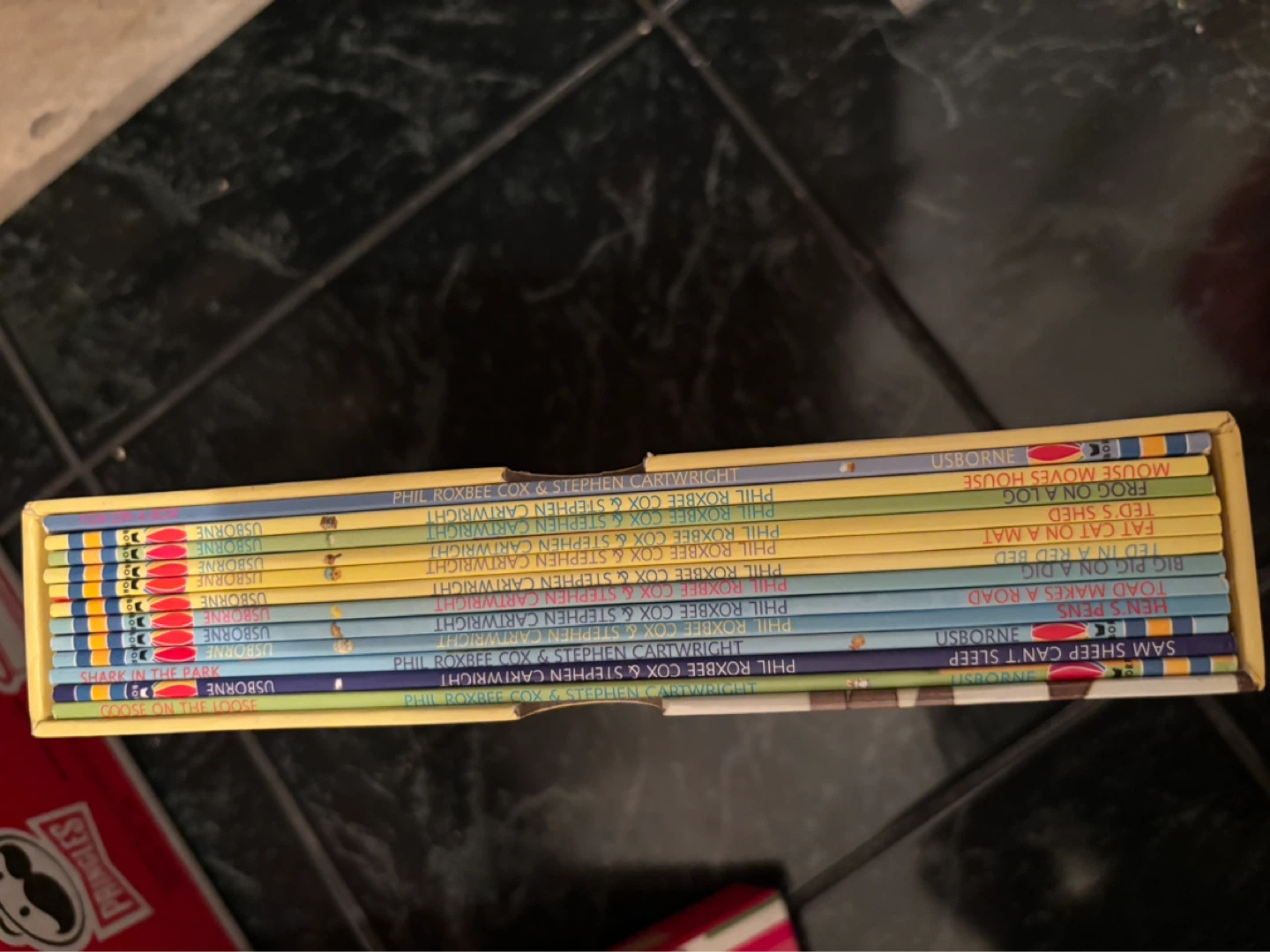 Usborne Phonics Readers 12 Book Set - photo 2