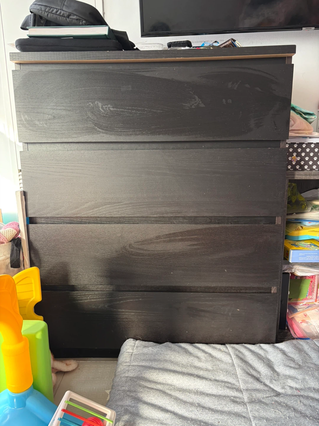 Darkbrown/black dresser
