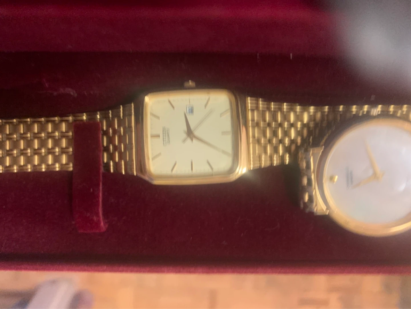 Citizen Quartz Gold Tone Watch men like new good working cond - photo 2