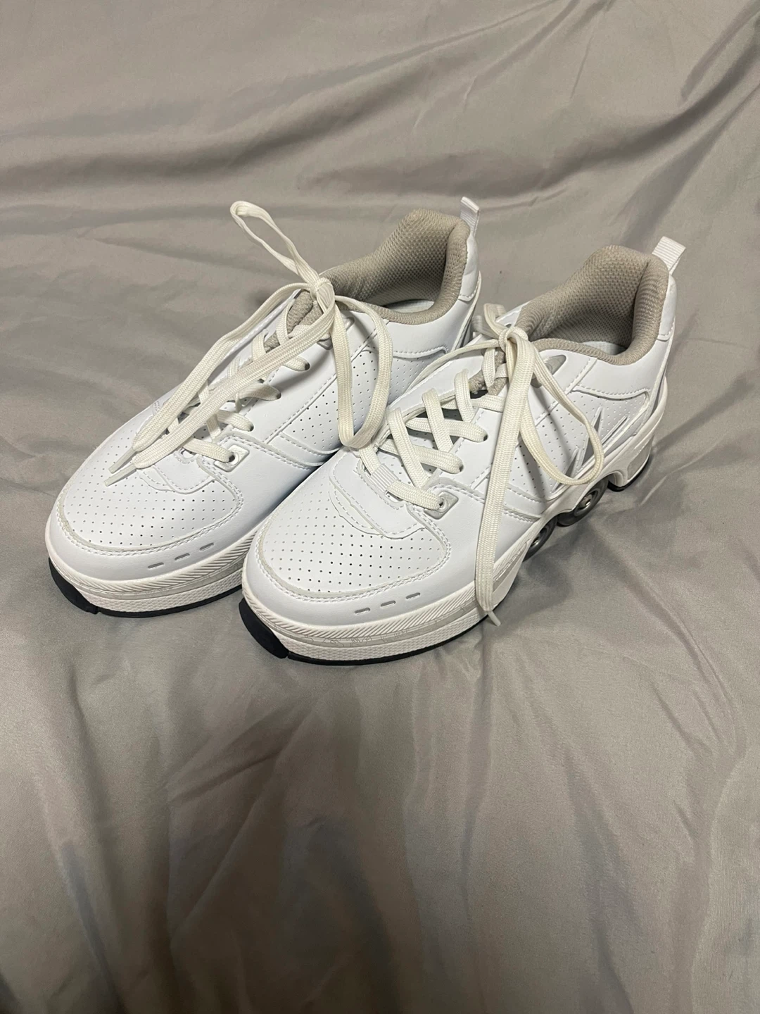 White Heelys Shoes