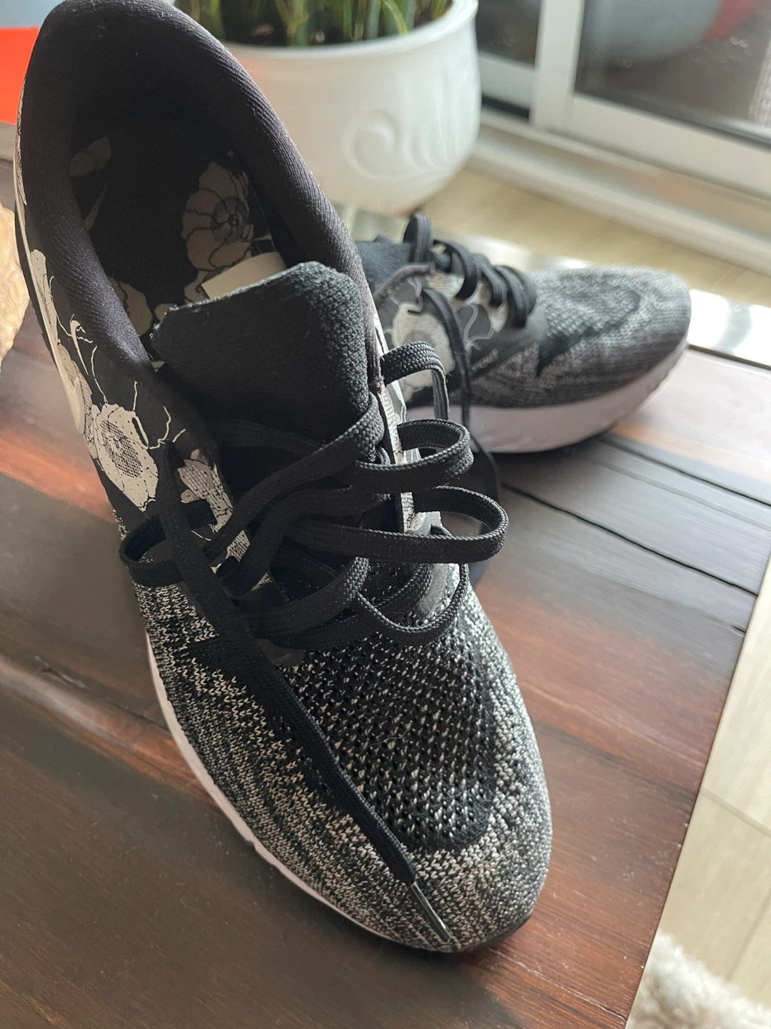 Nike Flyknit Women's Running Shoes - Black/White Floral - photo 4