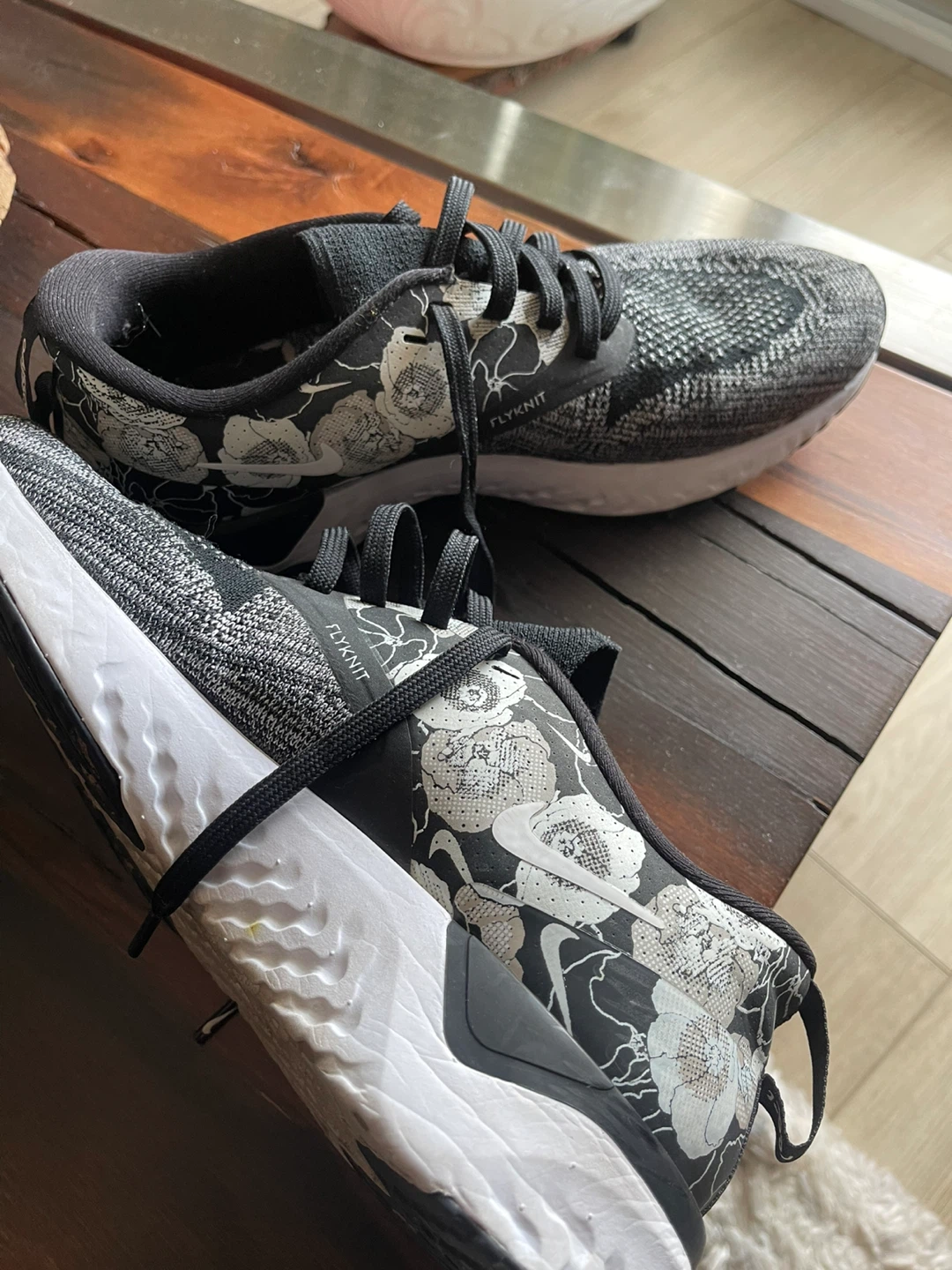 Nike Flyknit Women's Running Shoes - Black/White Floral