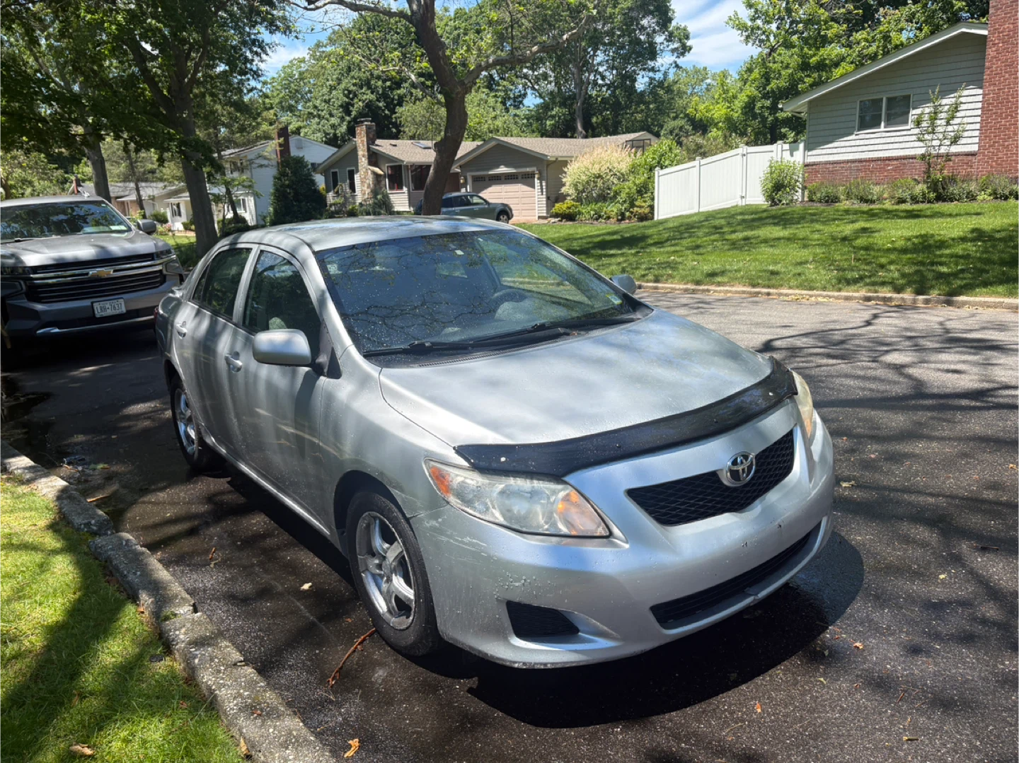 Silver Toyota Corolla Sedan - photo 2