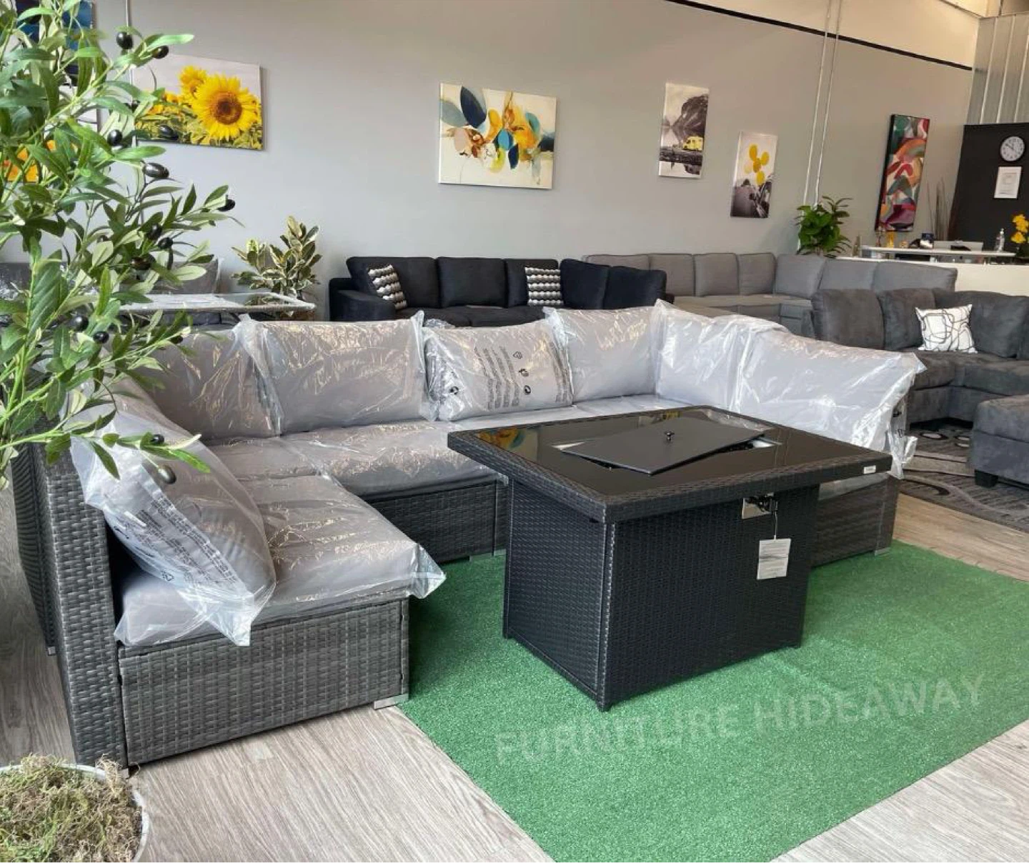 Patio set with firetable 🔥