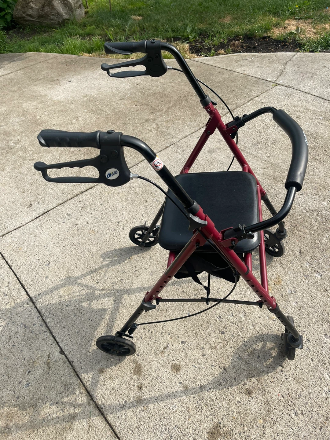 Drive Medical 3-Wheel Rollator Walker with Seat - photo 2