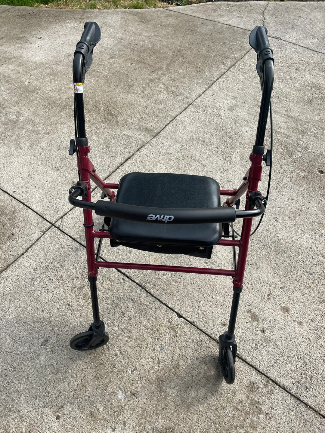 Drive Medical 3-Wheel Rollator Walker with Seat