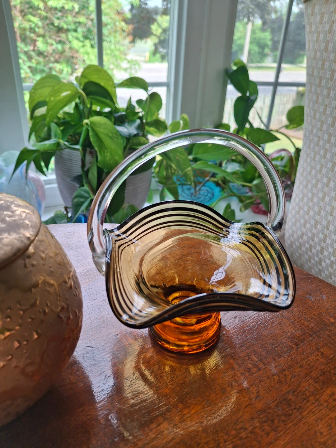 Amber glass basket with handle - photo 3