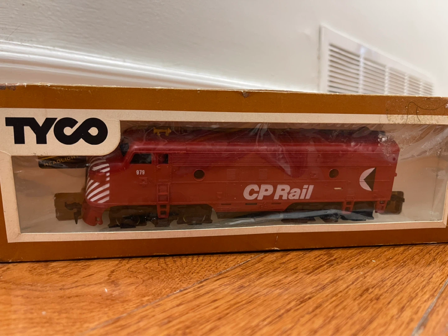 Tyco CN Caboose Train Car 79355 - photo 2