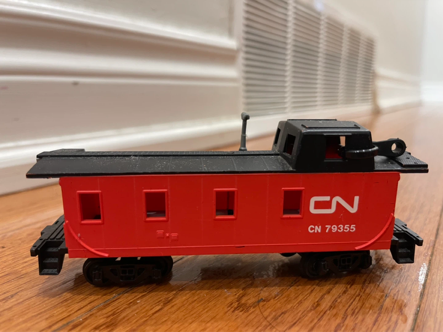 Tyco CN Caboose Train Car 79355 - photo 5