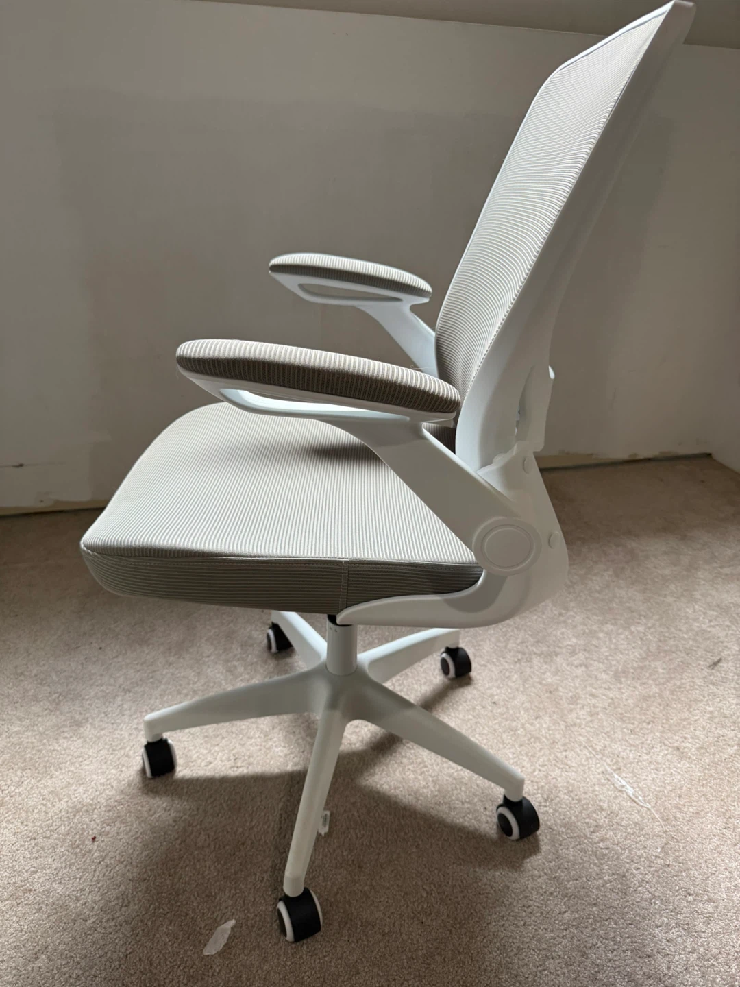 Ergonomic Mesh Office Chair - photo 3