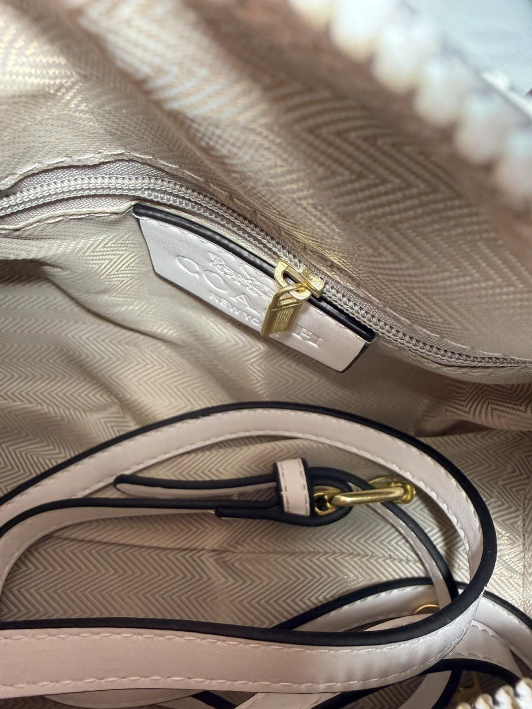 White coach purse - photo 3