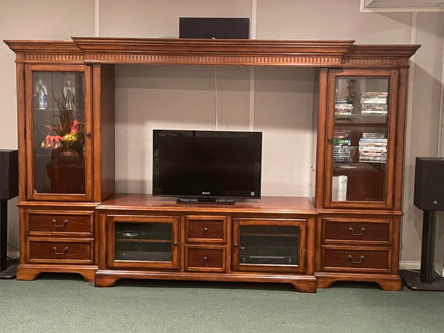 Entertainment center