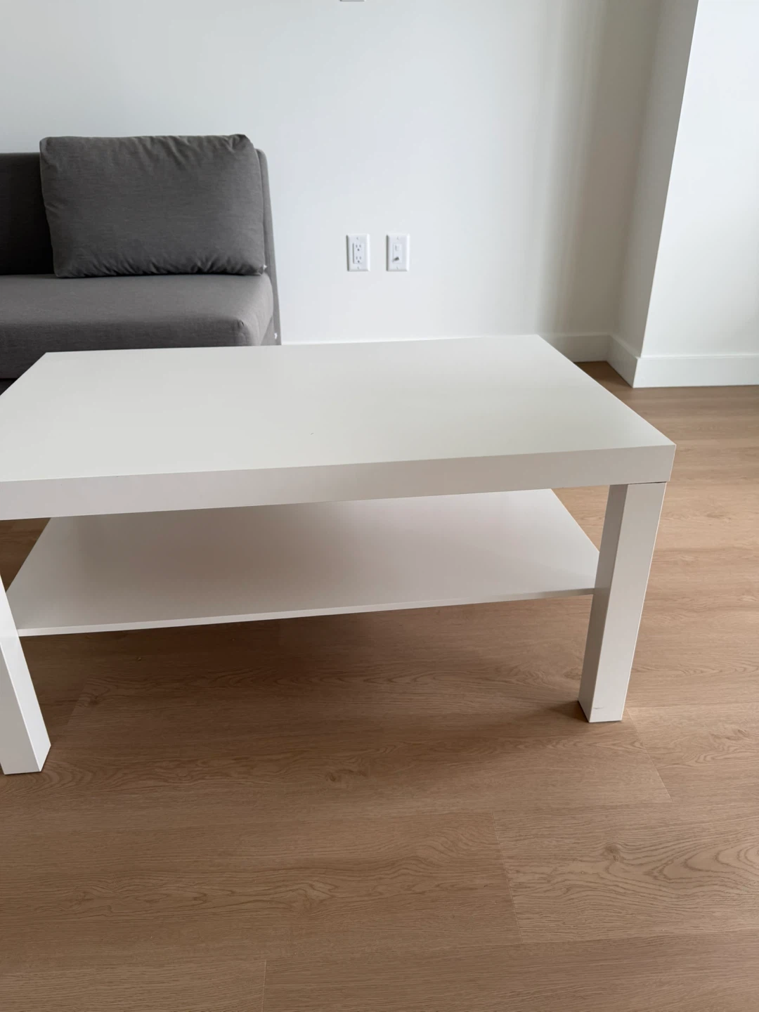 White Coffee Table with Shelf IKEA - photo 2