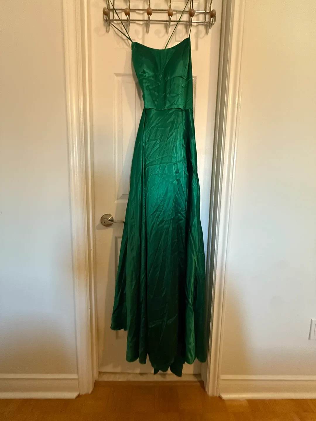 Emerald Green Satin Gown - photo 2