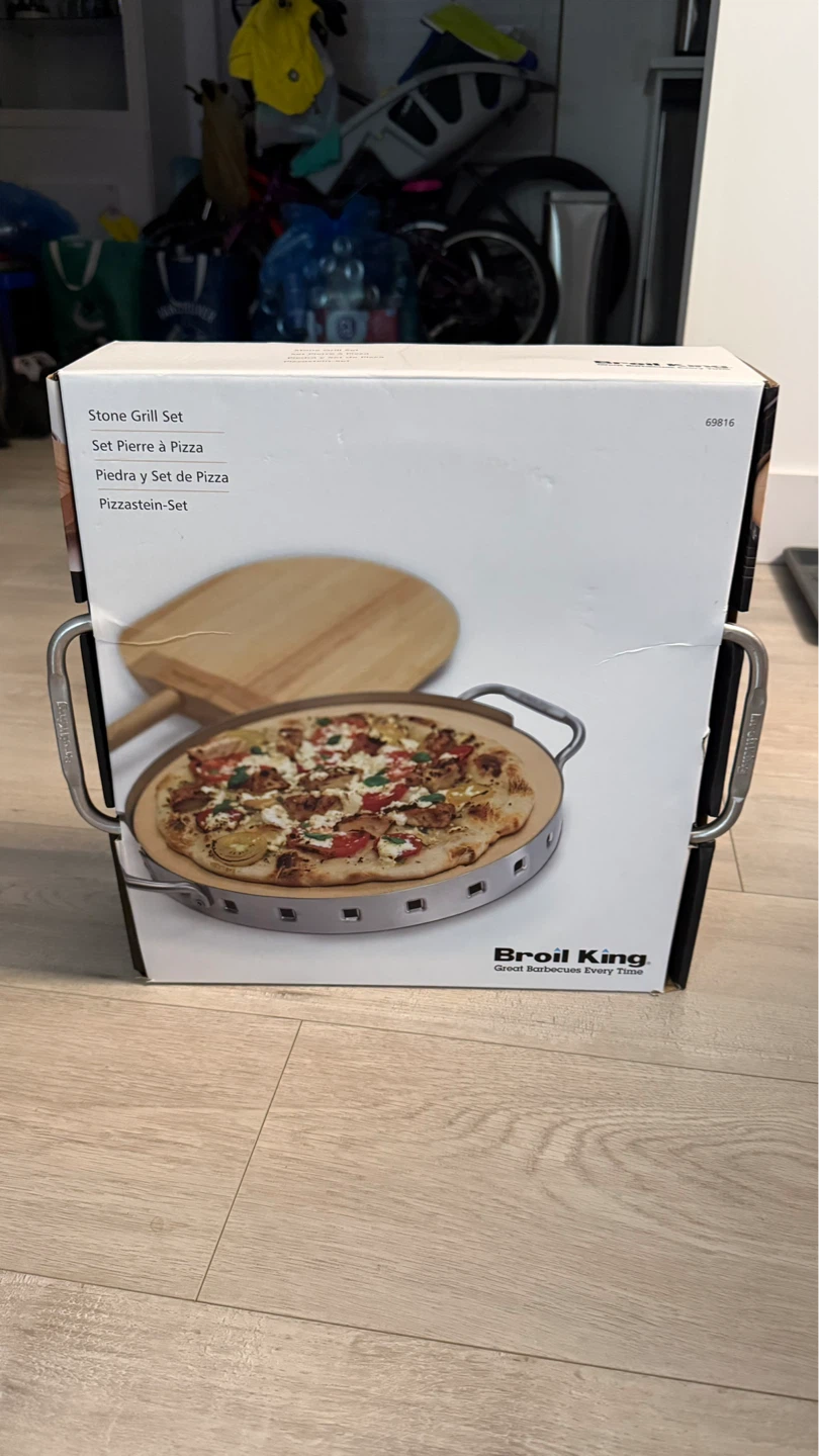 BRAND NEW - Broil King Stone Grill Set - 13-IN
