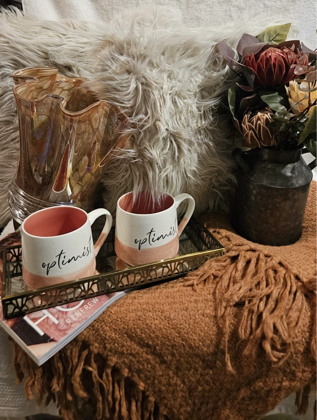 White and Peach Cozy Home Décor 8 item Bundle — New Condition - photo 5