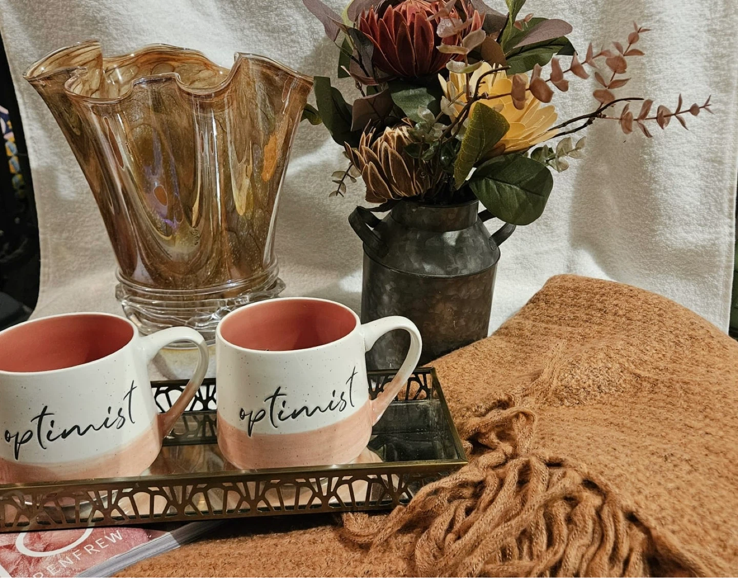 White and Peach Cozy Home Décor 8 item Bundle — New Condition - photo 4