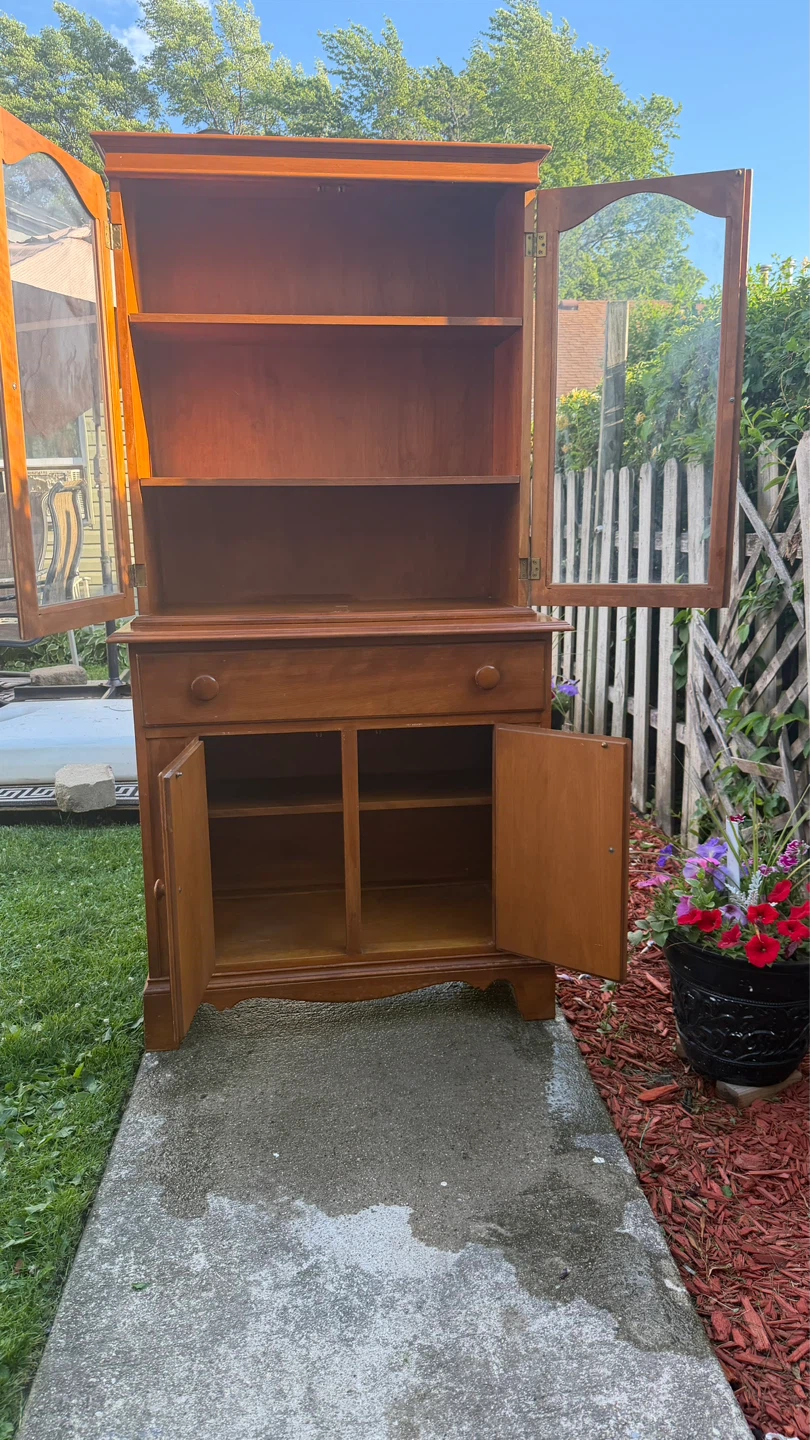 Heywood-Wakefield Hutch with Glass Doors - photo 3