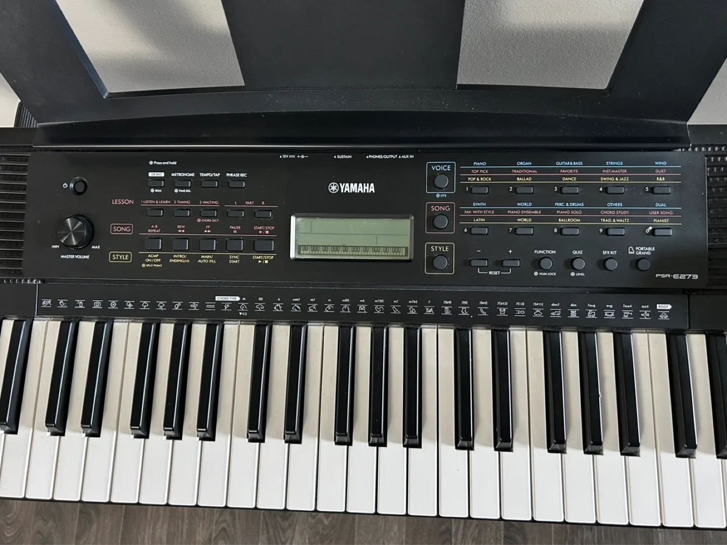 Yamaha PSR-E273 Keyboard - photo 4