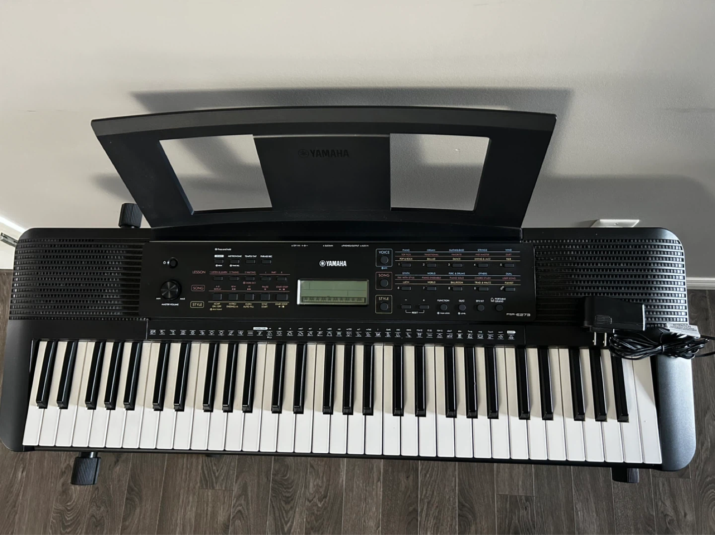 Yamaha PSR-E273 Keyboard - photo 3