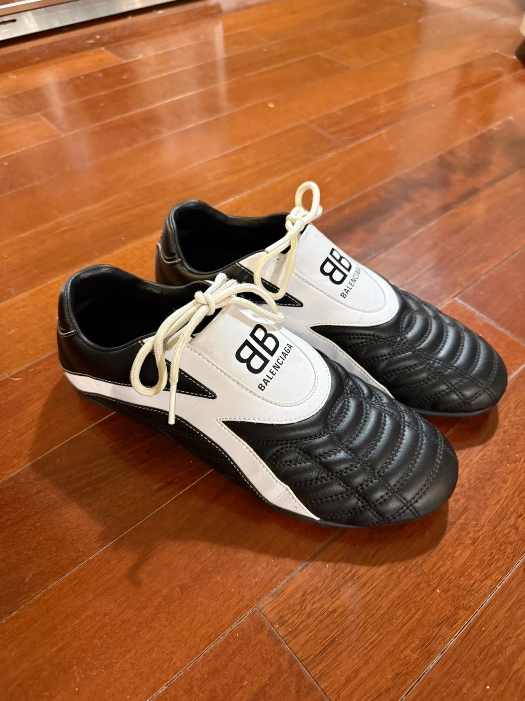 Balenciaga Black & White Leather Sneakers with Original Box - photo 2