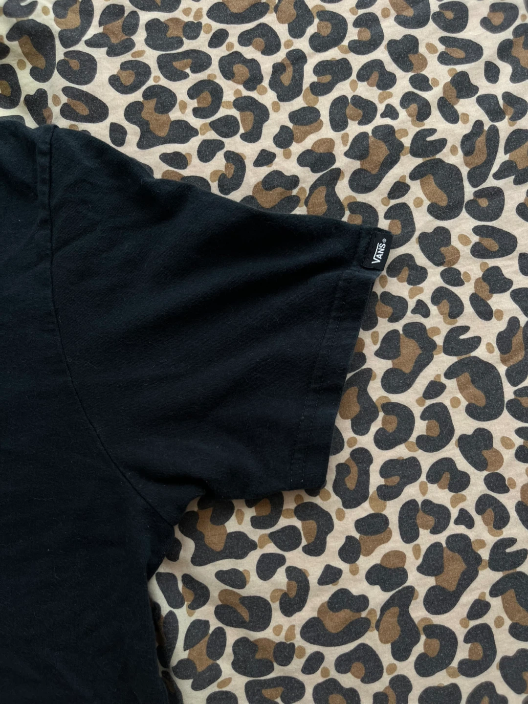 vans small /medium tshirt - photo 2