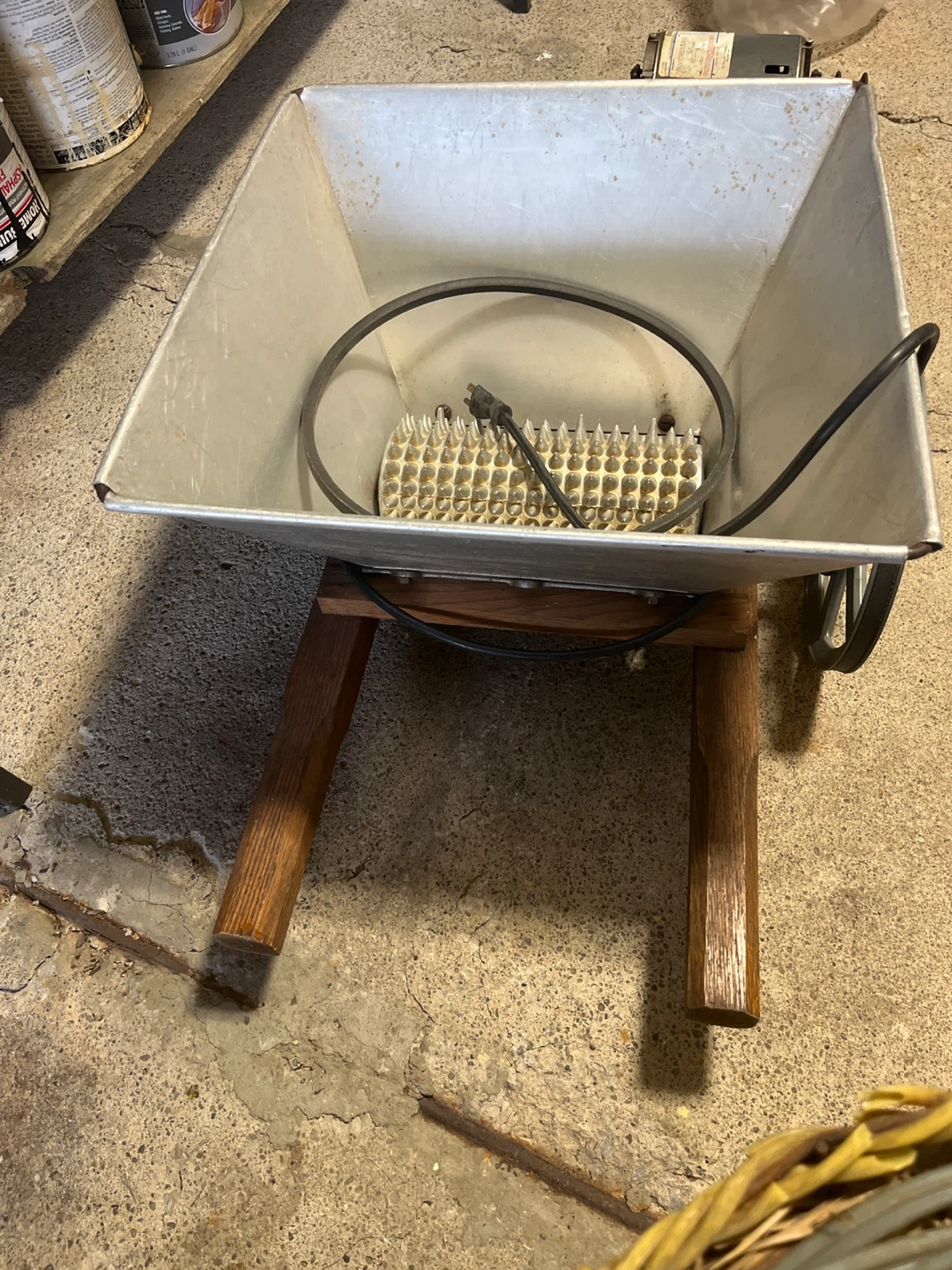 Vintage Electric Fruit Crusher/Grinder - photo 2
