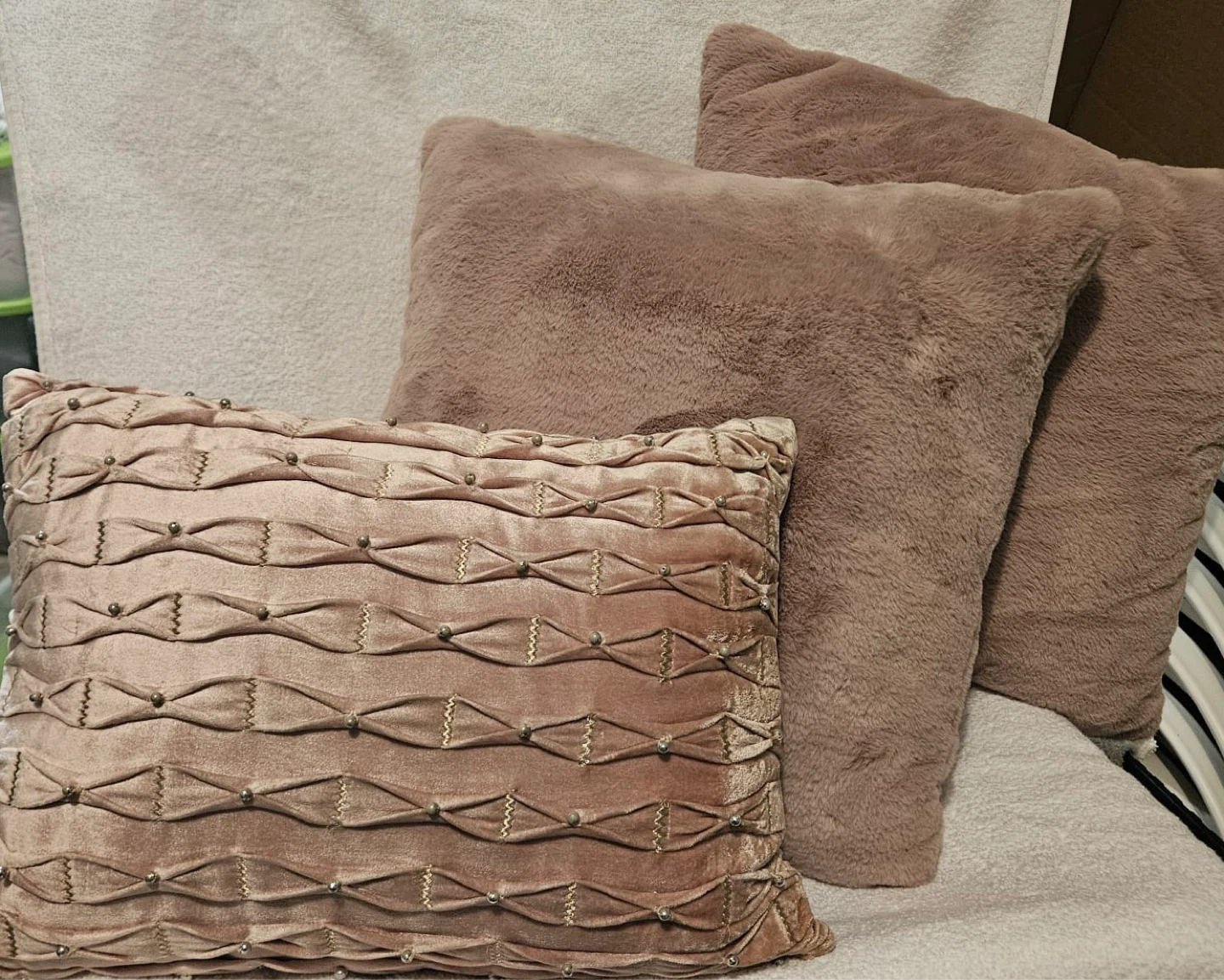 Pink Home Décor 9 Items Bundle — New Condition - photo 3