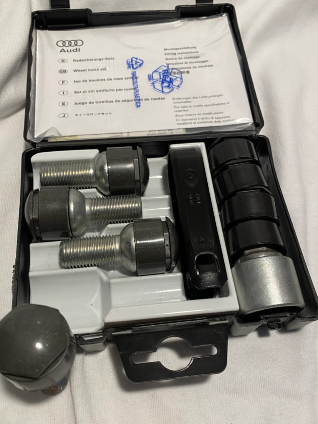 Audi Anti-theft Wheel Bolts Set - photo 4