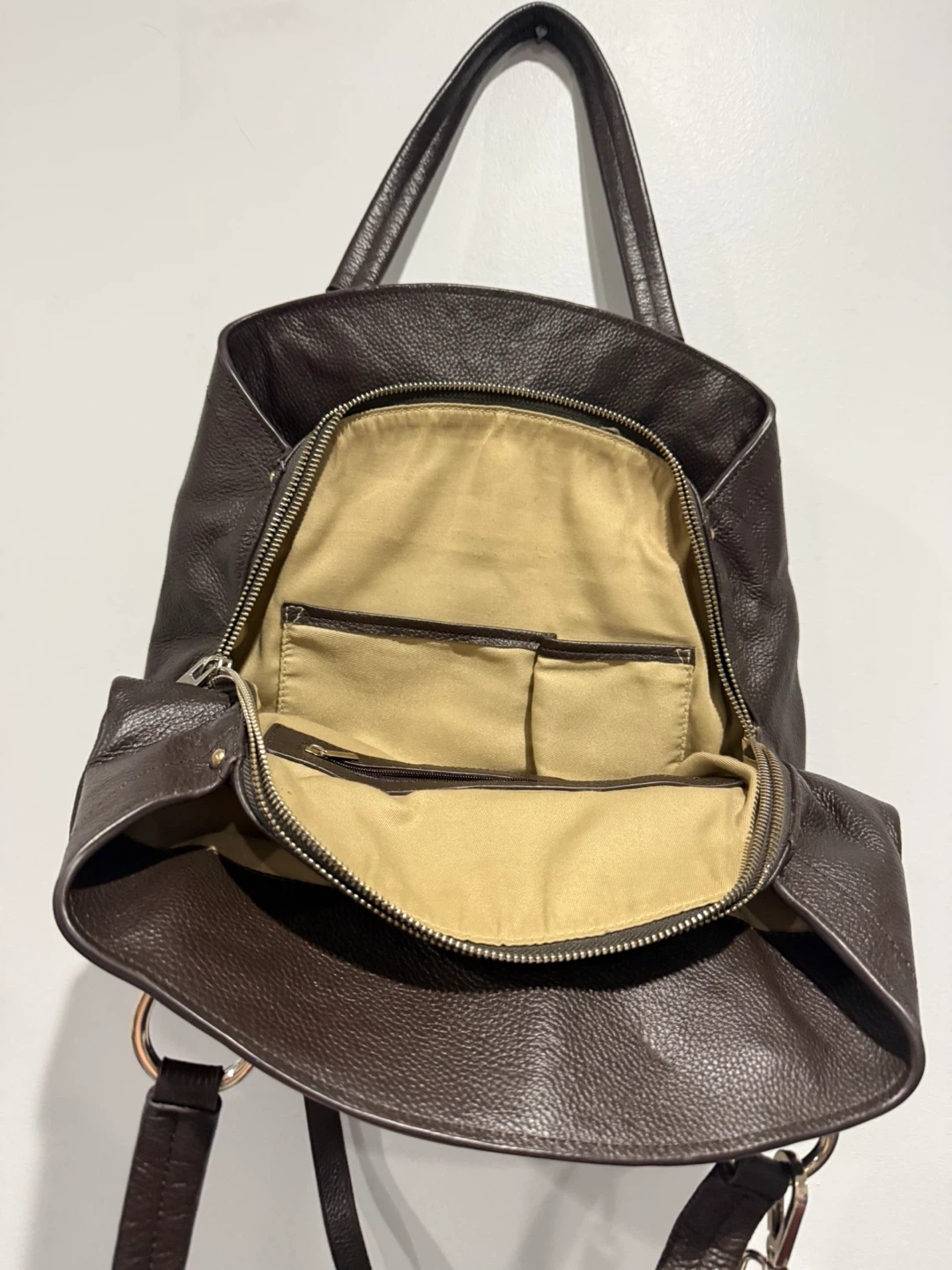 Danier Brown Leather Shoulder Bag - photo 4