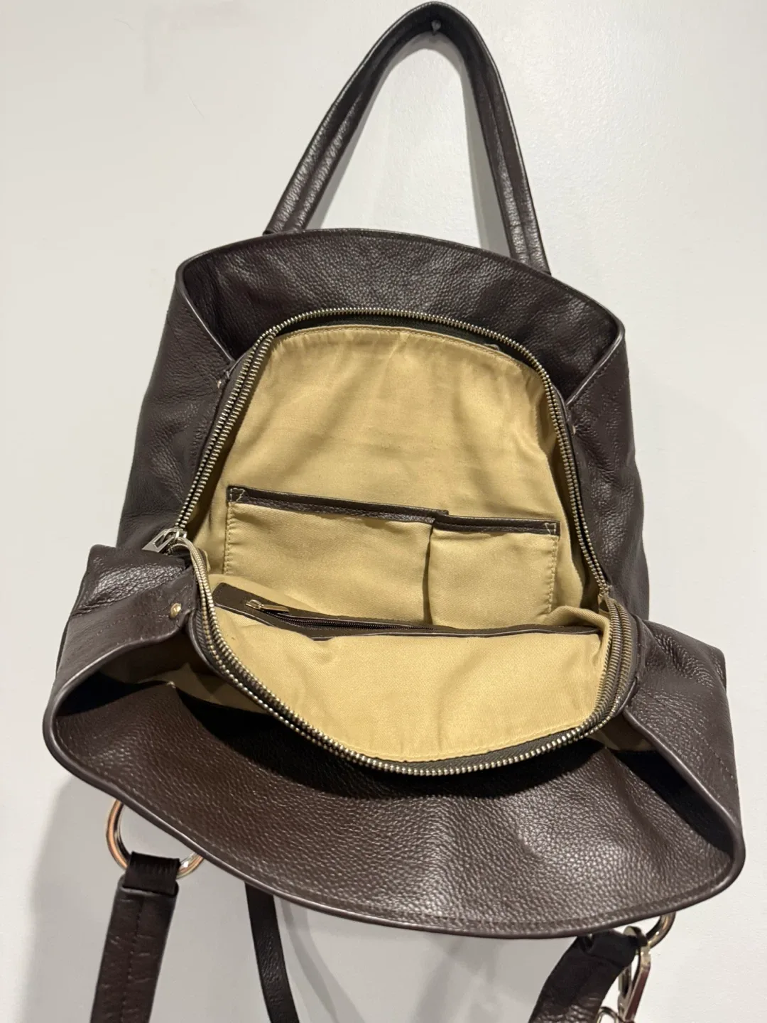 Danier Brown Leather Shoulder Bag - photo 4