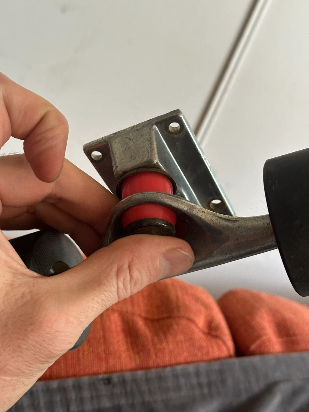 Vintage skate trucks and wheels - photo 2