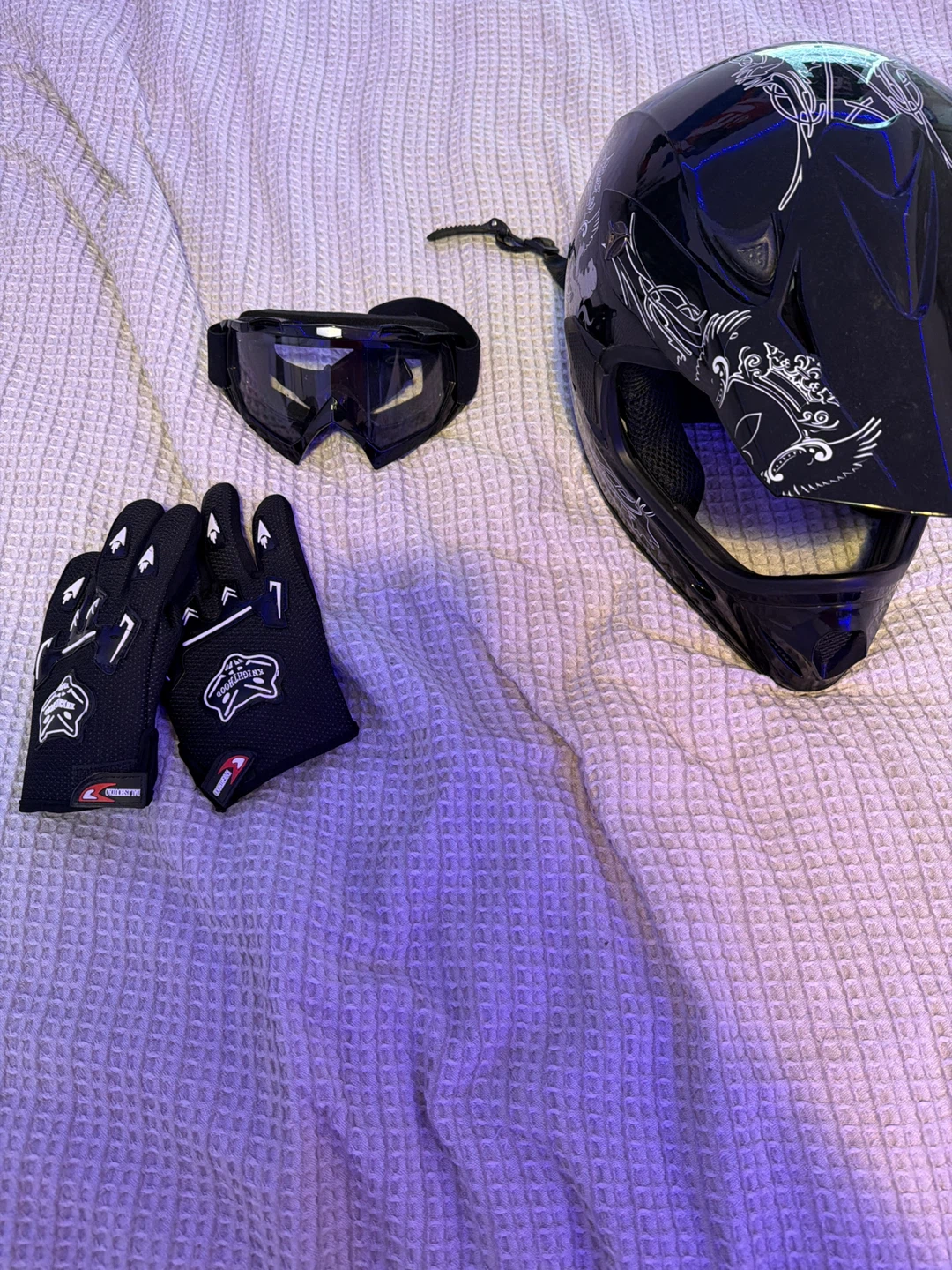 Black Motocross Helmet, Goggles, and Gloves Set - photo 4
