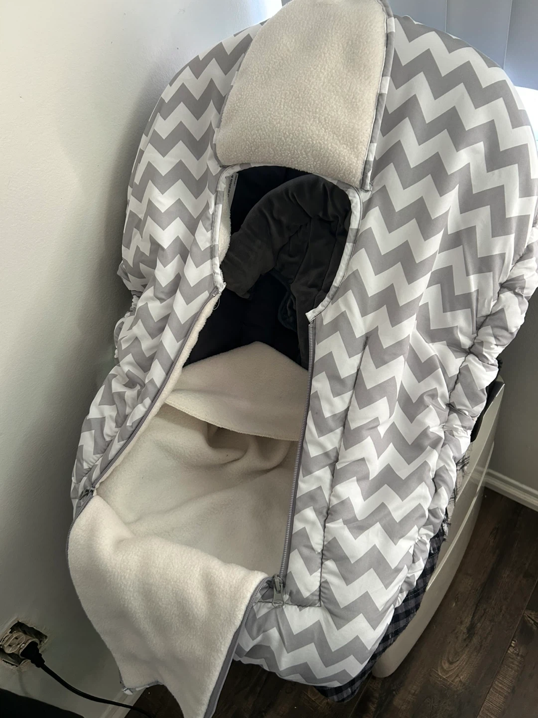 Baby Car Seat Cover - Grey Chevron - photo 2