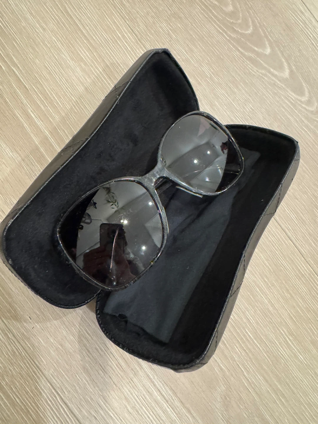 Chanel Sunglasses with Case - photo 2
