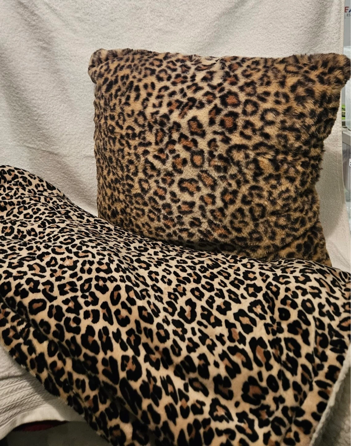 Animal Print Faux Fur Throw and 3 Pillows - photo 5